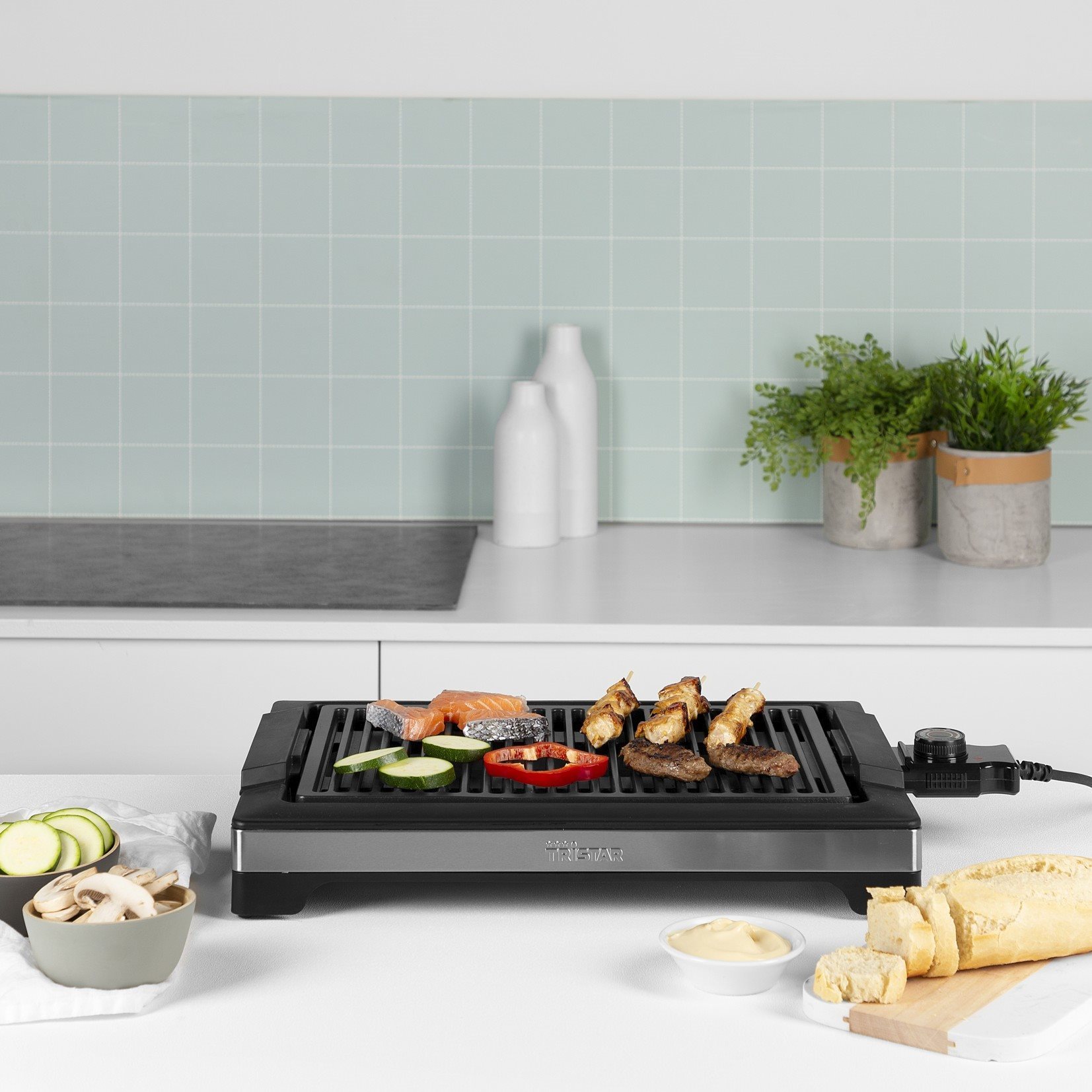 Electric Grill TRISTAR BP-2780 Lifestyle