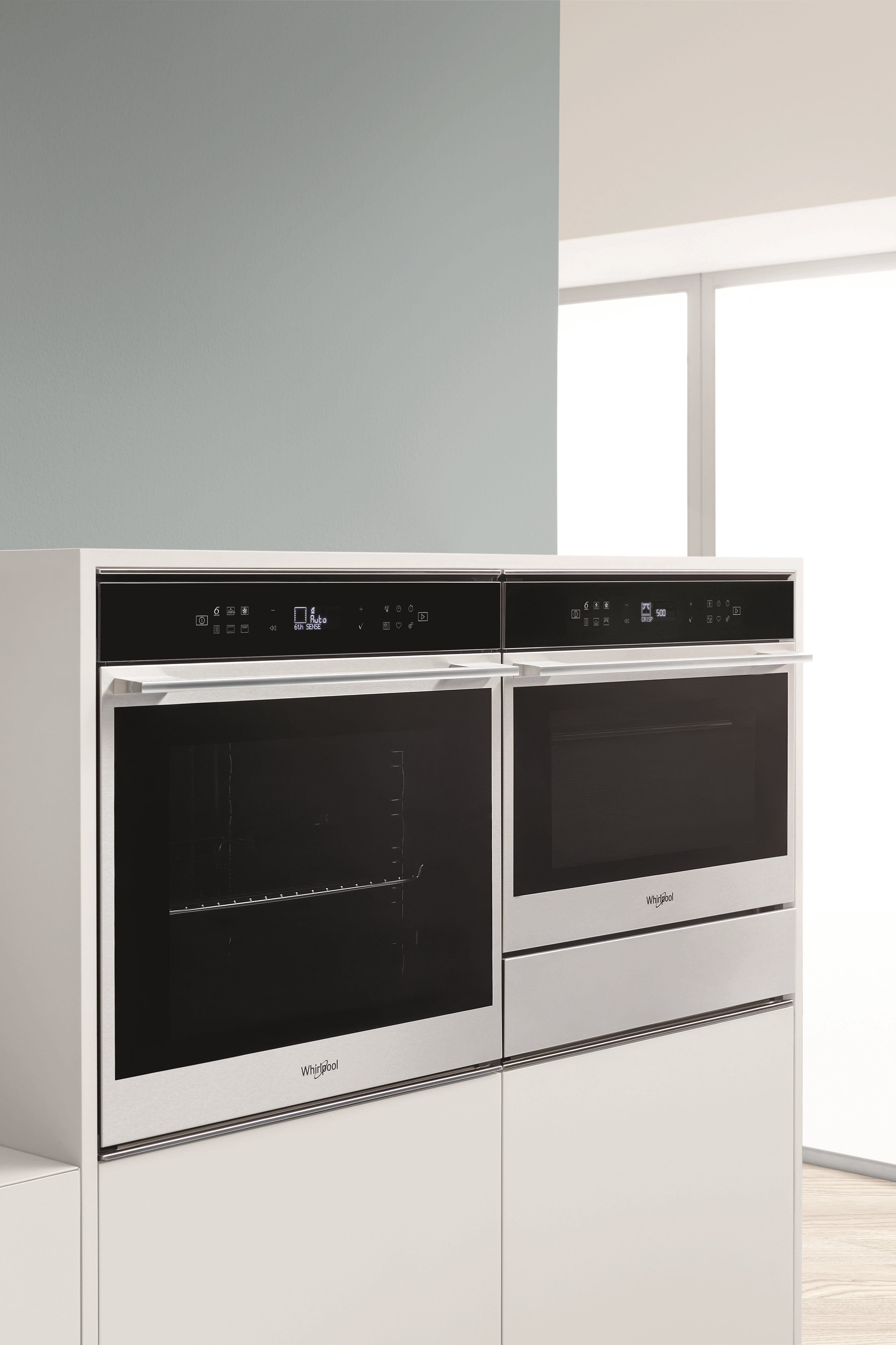 Oven & Cooktop Set WHIRLPOOL W COLLECTION W7 OM4 4S1 C + WHIRLPOOL WF S4160 BF Lifestyle
