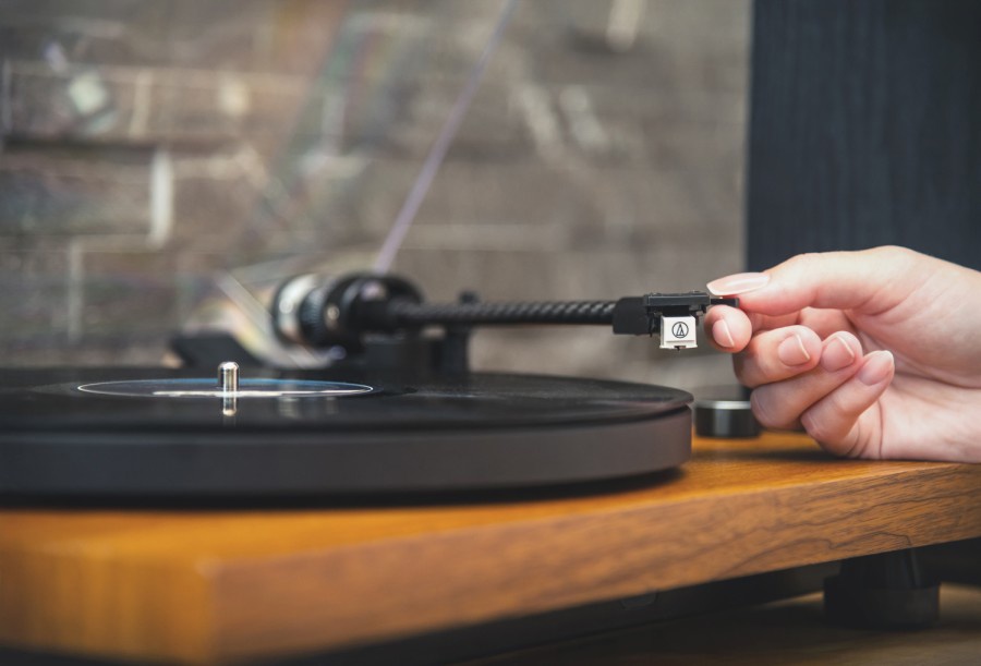 Gramofon JVC AL-E534M