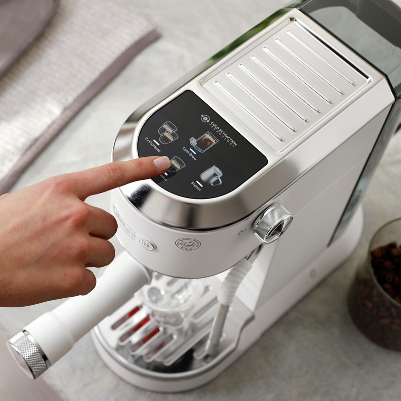 Hebel-Kaffeemaschine De'Longhi Dedica EC 685.BK