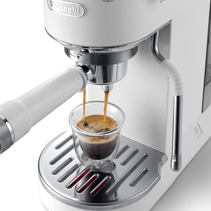 Hebel-Kaffeemaschine De'Longhi Dedica EC 685.BK
