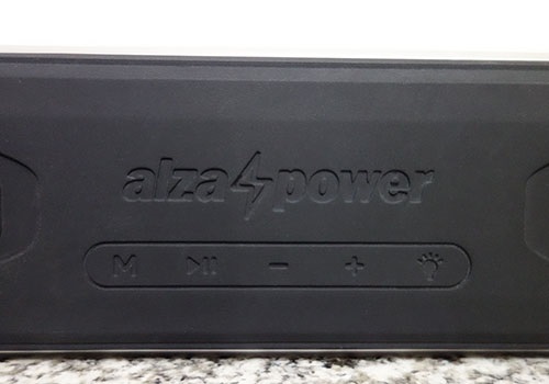 Ovládací tlačítka na repro AlzaPower Rage R2 