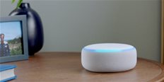 Hlasoví asistenti Google Home Max a Amazon Echo Dot 3 pretekajú funkciami