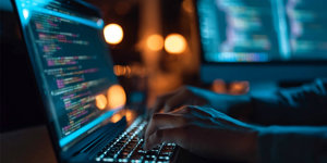 Kolik lidí zvládne AI server? Výkon na papíře může klamat a omyly jsou drahé