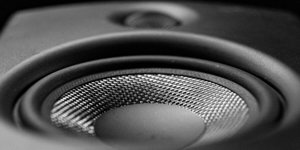https://cdn.alza.cz/Foto/ImgGalery/Image/Article/aktivni-pasivni-reproduktory-maly-pexels-001.jpg