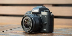 Canon EOS M5: návrat do sveta bezzrkadloviek