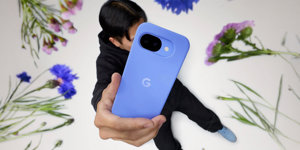 Google Pixel 10a (RECENZE): Skvělý foťák, monolitický design i dobrá výdrž baterie. Jedno z toho je trochu přehnané tvrzení, uhodnete které?