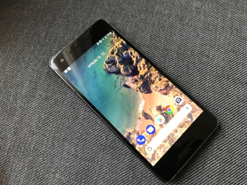 Google Pixel 2, přední strana