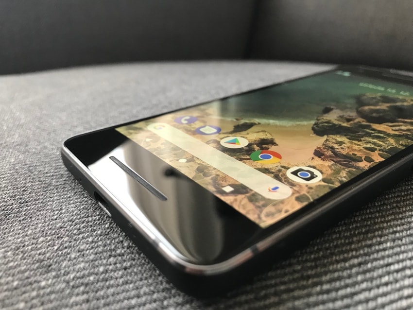 Google Pixel 2,  FHD displej