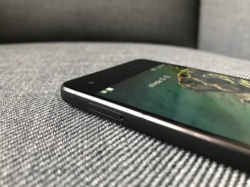 Google Pixel 2, slot pro SIM kartu