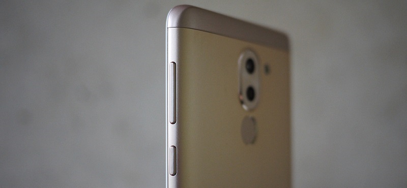 Honor 6 z profilu