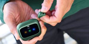 Nová generace sluchátek JBL Live řady 4 s praktickým displejem