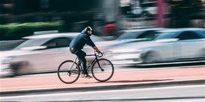 Cyklista na silnici – na co si dát pozor?