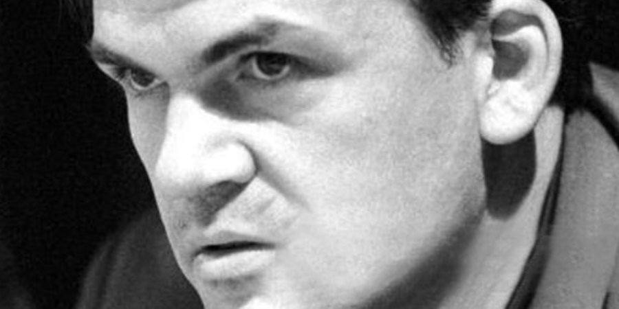 https://cdn.alza.cz/Foto/ImgGalery/Image/Article/lgthumb/kundera-nahled.jpg