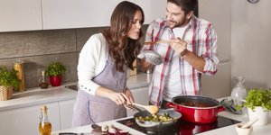 Precizní kontrola teploty s technologií Optimal Heat u varných desek Mora