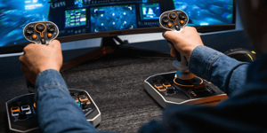 Thrustmaster Sol-R: Joysticky pro vesmírné simulátory s H.E.A.R.T. technologií a modulárním designem