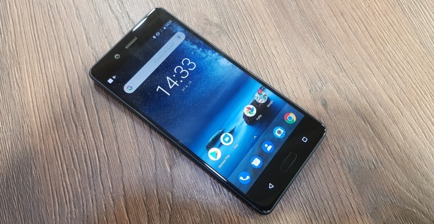 Nokia 8,  QHD displej