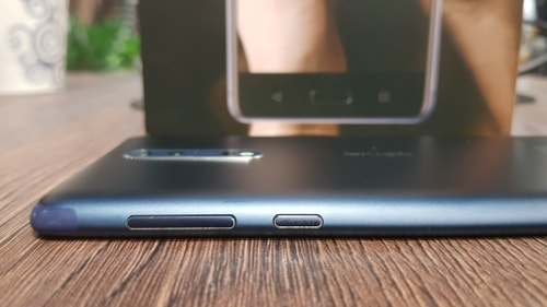 Nokia 8, tlačítka