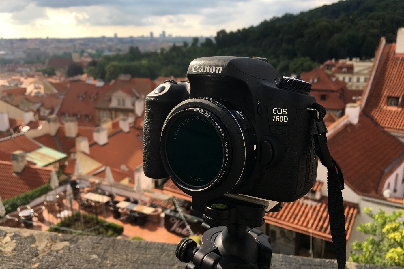Canon EF-S 24mm f/2.8 STM - skladný objektív 