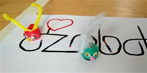 https://cdn.alza.cz/Foto/ImgGalery/Image/Article/ozobot.jpg