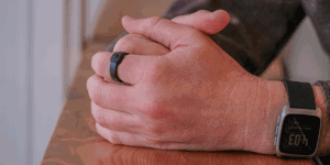 https://cdn.alza.cz/Foto/ImgGalery/Image/Article/pebble-index-nahled-01.png