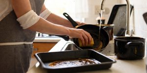 Péče o spotřebiče: Jak vyčistit připálený hrnec (TIPY A TRIKY)