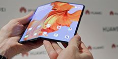 Skladací Huawei Mate X – tablet, alebo mobil?