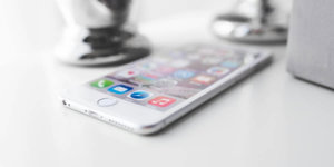 https://cdn.alza.cz/Foto/ImgGalery/Image/Article/telefony-z-sedeho-dovozu-maly-pexels-002.jpg