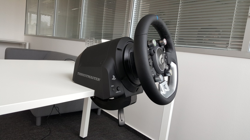 Recenze Thrustmaster T-GT