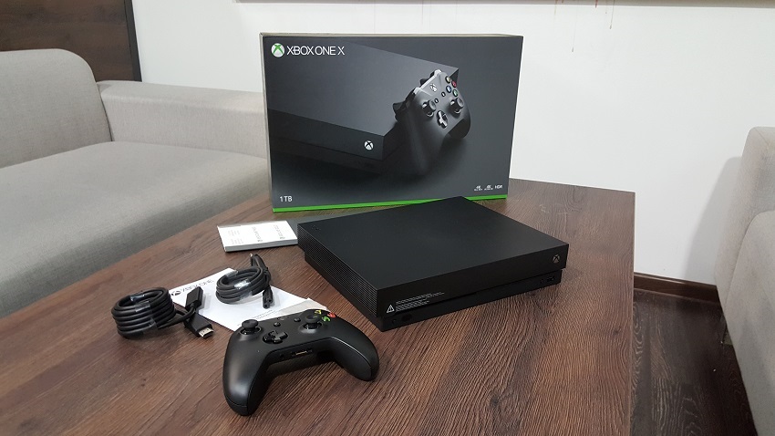 Xbox One X ; obsah balení