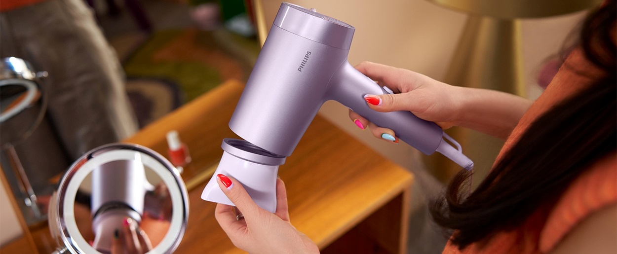 Philips Series 7000 BHD720/10 hair dryer