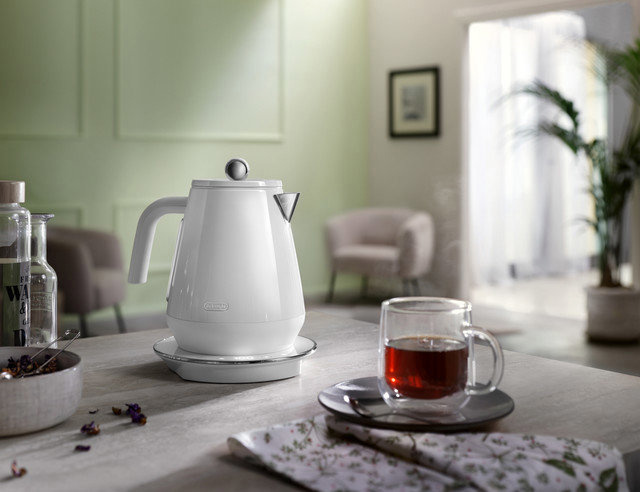 Kettle De'Longhi Eclettica KBY2001.W