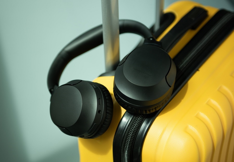 Wireless headphones GoGEN HBTM 45B black