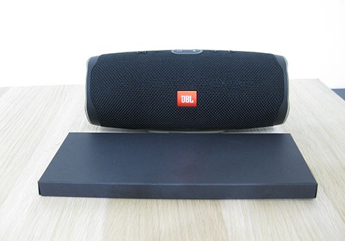JBL Charge 4, obsah balení