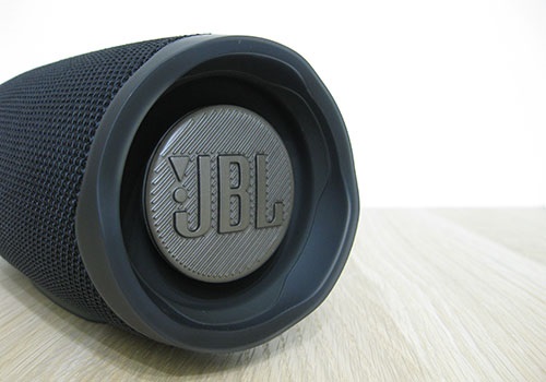 Pasivní radiátor s logem JBL