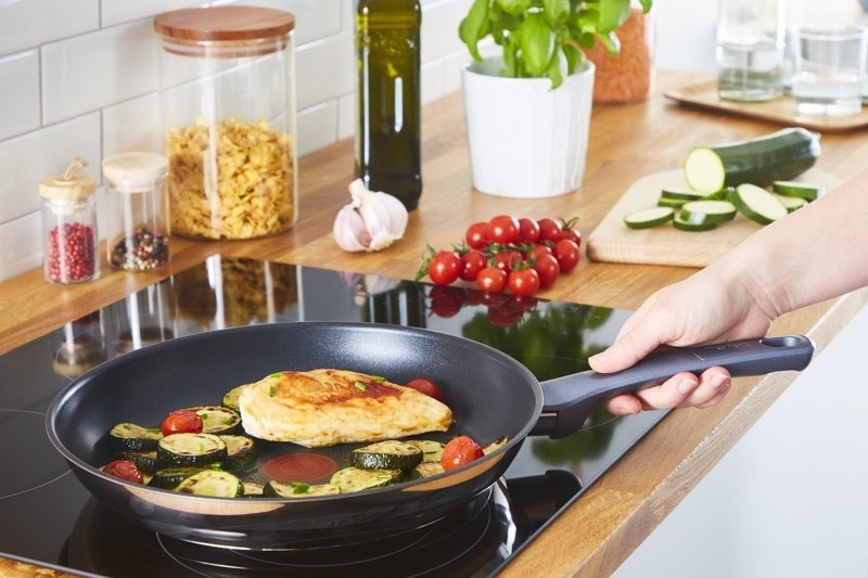Tefal Cookware Set G712SA55