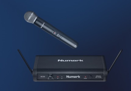 Zvuková karta a mikrofon Numark