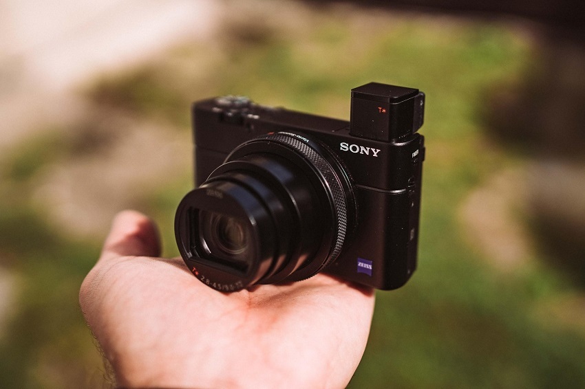 Kompaktní fotoaparát Sony RX100VI