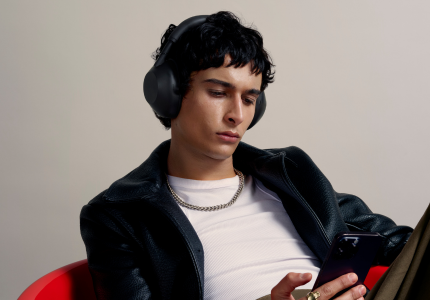 Sluchatka s potlačením okolniho hluku Sony