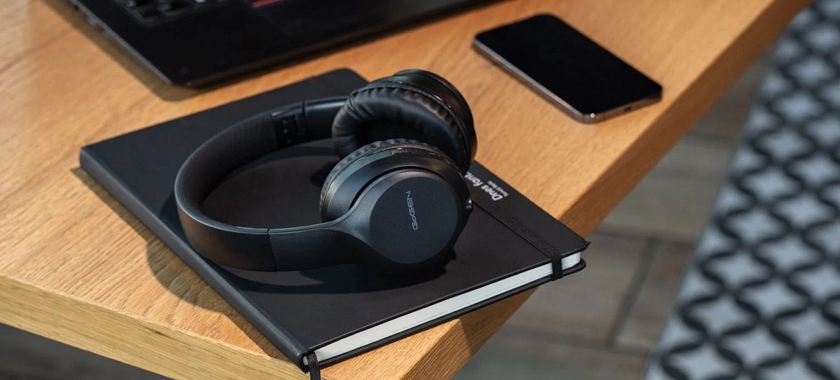 Wireless headphones GoGEN HBTM 45B black Wireless headphones GoGEN HBTM 45B black