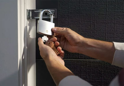 yale padlock