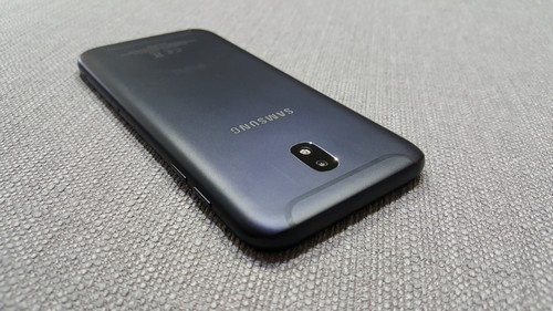 Mobilní telefon Samsung Galaxy J5 2017 kovové tělo