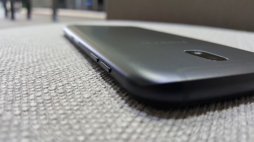 Samsung Galaxy J5 (2017) kovové tělo