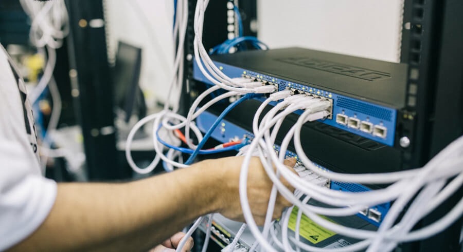 ruce, server