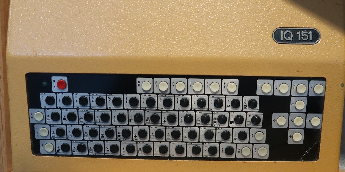 Československé socialistické počítače a školství