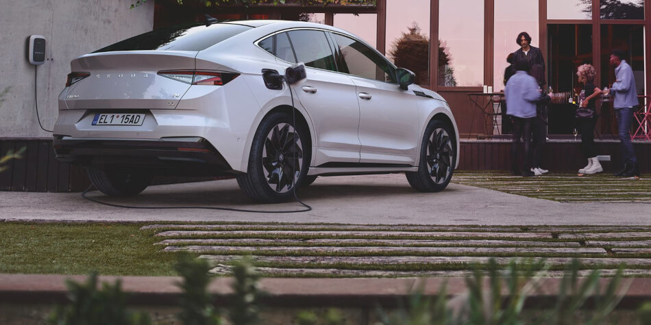 Škoda Enyaq Coupé, wallbox, lidé
