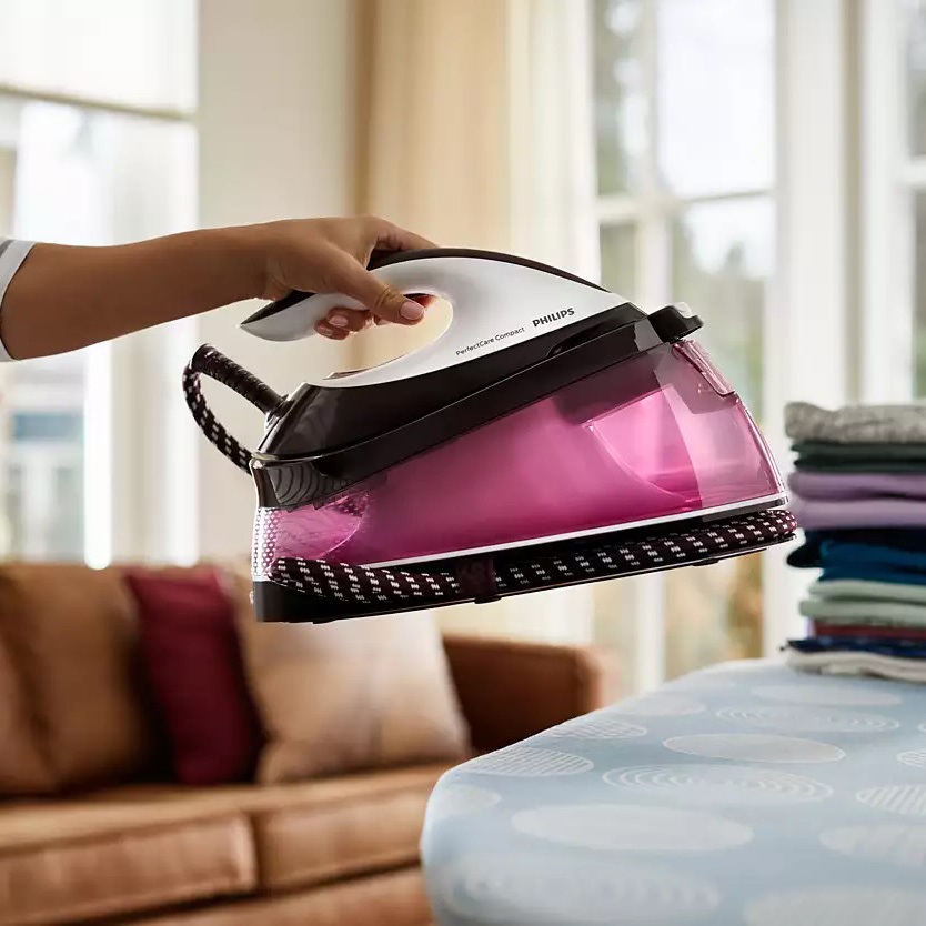 Philips PerfectCare Compact GC7842/40 Philips PerfectCare Compact Steam Generator Iron GC7842/40