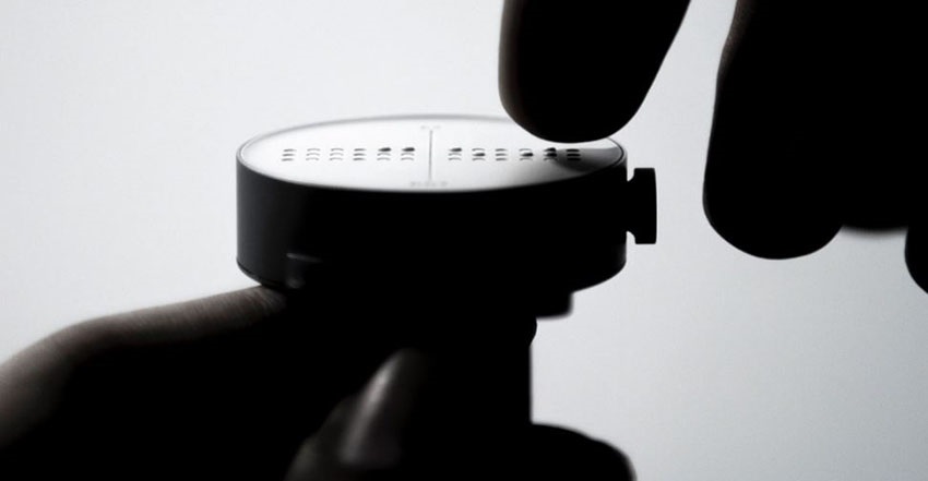 Dot Watch, první chytré hodinky s Braillovým písmem