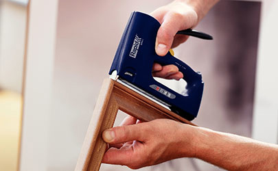 nastřelovačka hřebíků 