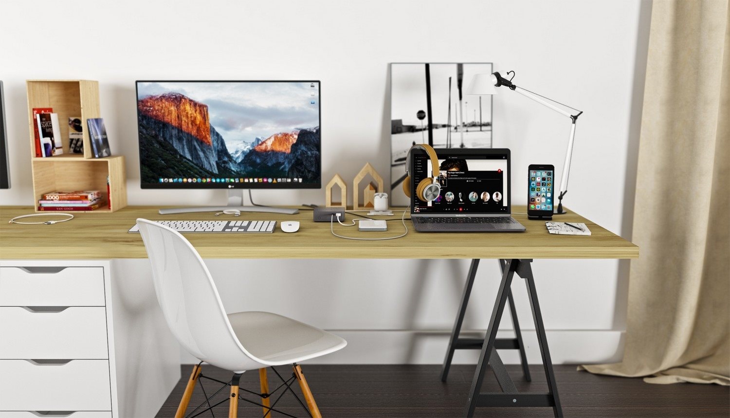 Dokovací stanice i-TEC USB-C Metal 4K, na stole